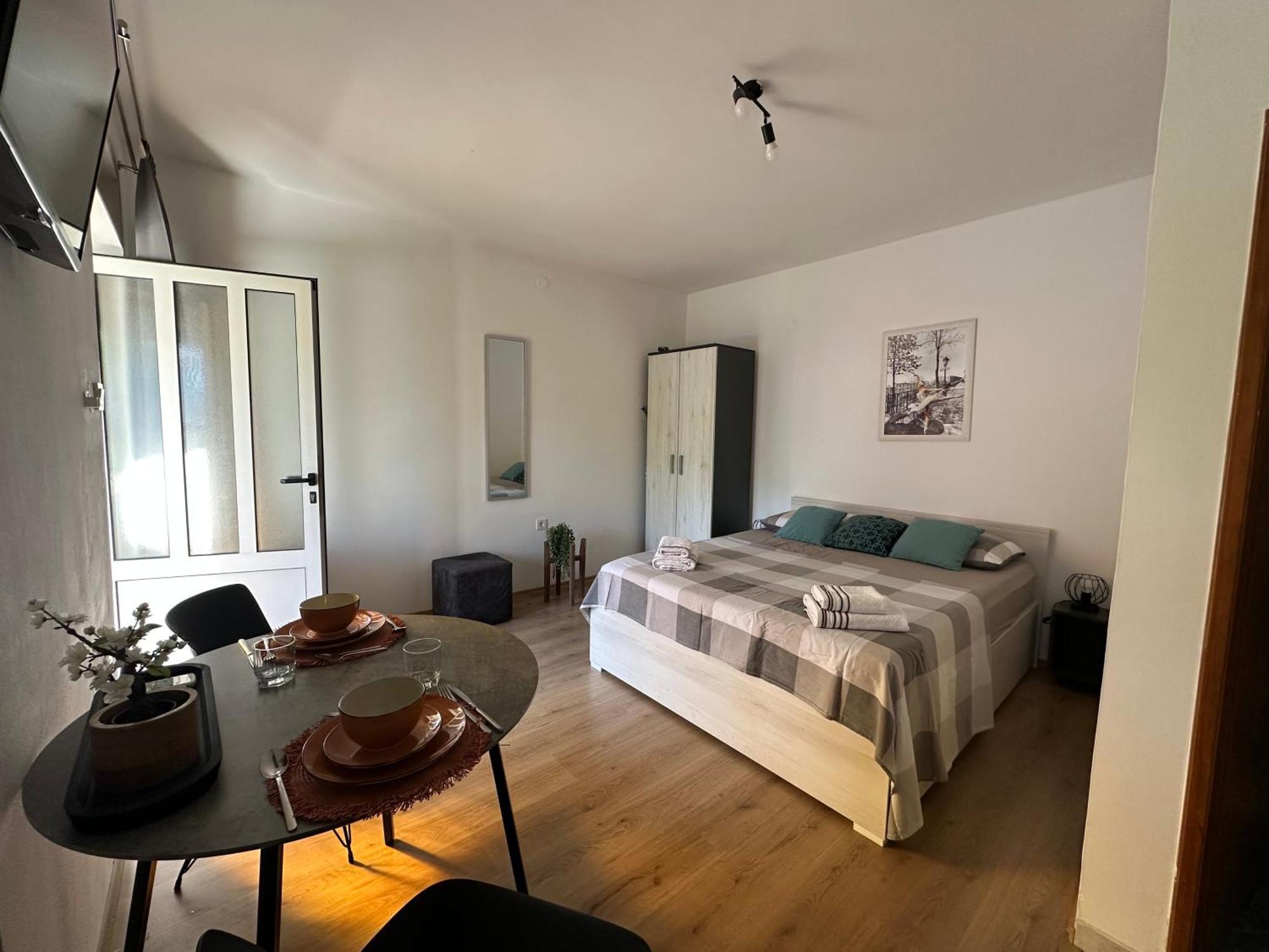 Studio Apartment Coce Trogir Exterior foto